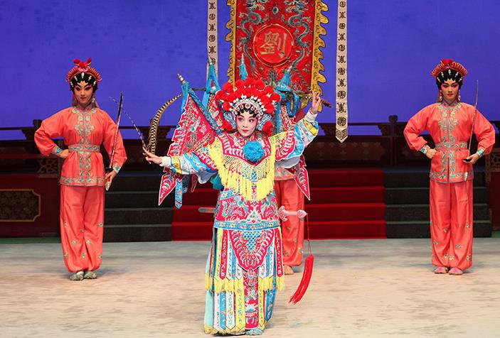 粤剧折子戏《寿州救驾》主演:莫伟英