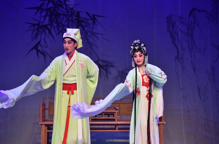 新编传奇粤剧《白蛇传·情》