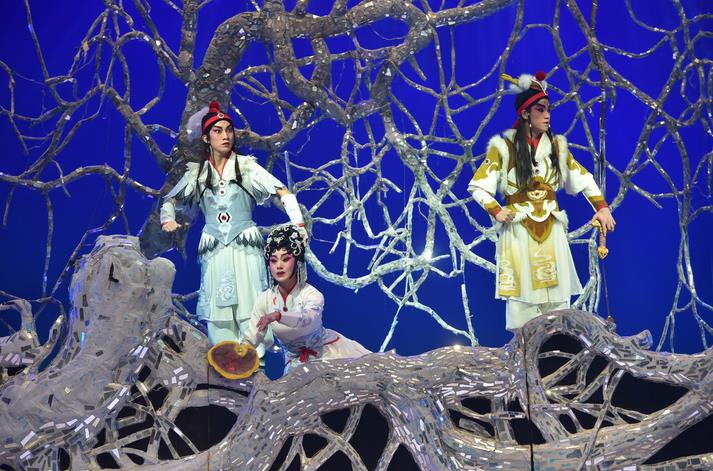 新编传奇粤剧《白蛇传·情》