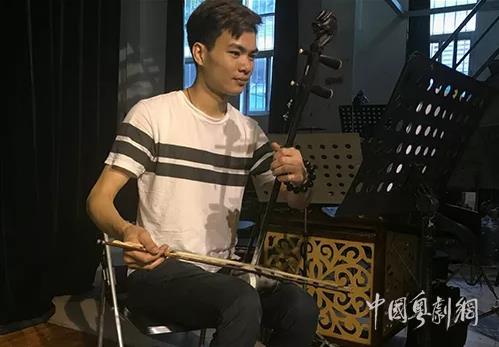 推弓引弦 十指流音&mdash;&mdash;记红豆粤剧团青年头架陈政良