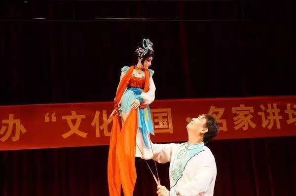 木偶艺术传承人崔克勤