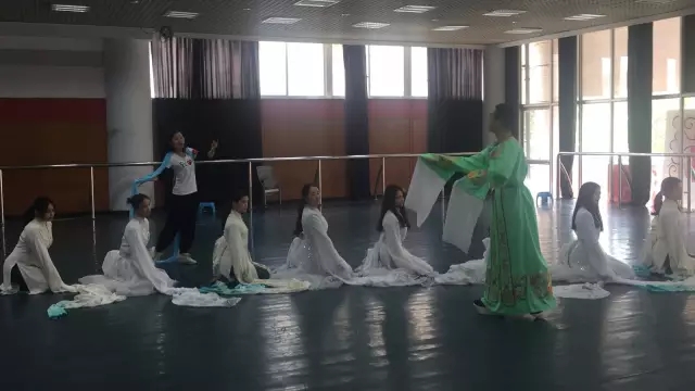 2016-2017学年度第一学期粤剧粤曲系列选修课结业啦