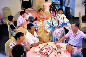 &ldquo;哪里有华人，哪里就有粤剧&rdquo;