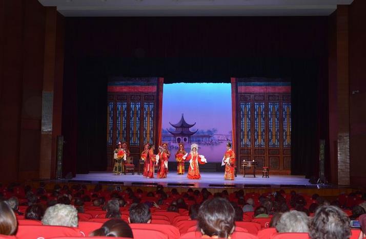 粤剧《伦文叙传奇》