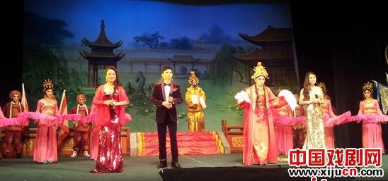 吴川市粤剧团在新加坡连演四出南派粤剧，并呈献两场慈善义演晚会