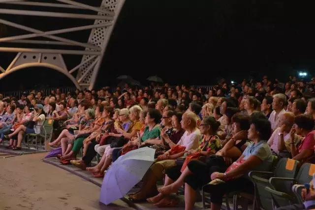 《红船星辉&mdash;&mdash;李伟骢》在粤剧文化广场上演