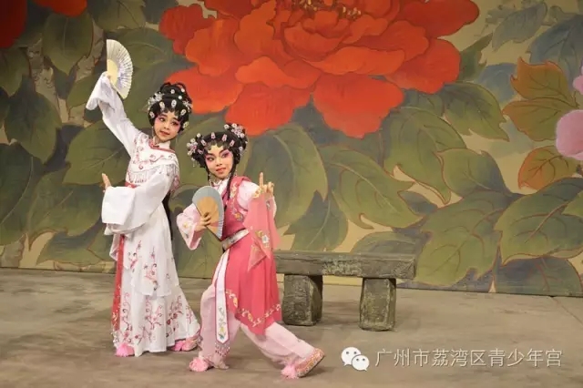 《表花》余家宝获“金花”奖，梁宝文获“银花”奖