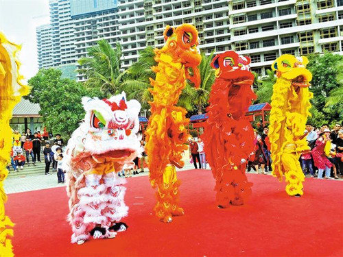 观飘色行花桥 听粤剧看木偶戏