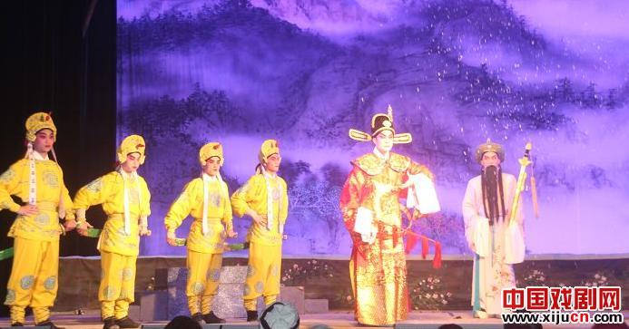 粤剧名剧《六月雪》