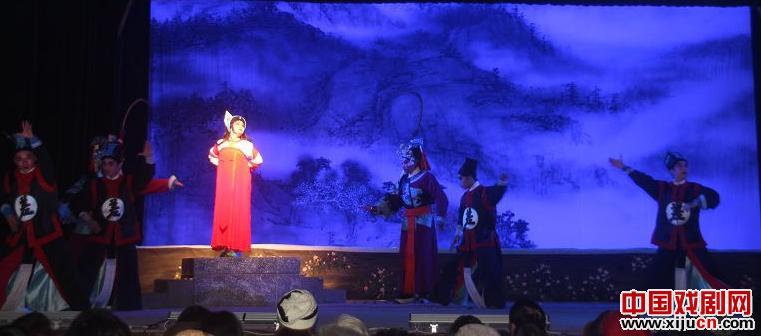 粤剧名剧《六月雪》