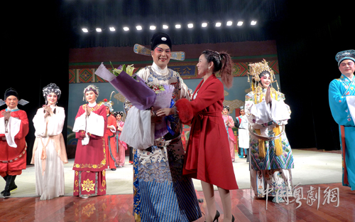 &ldquo;徒伤师傅上 大老倌救场&rdquo;复排传统戏《六月雪》获得一片叫好