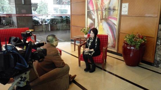 记录片《粤剧》摄制组采访红派艺术传人郭凤女老师