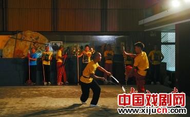 香山粤剧团面向市民免费开放 让粤剧爱好者亲身体验粤剧的各种魅力