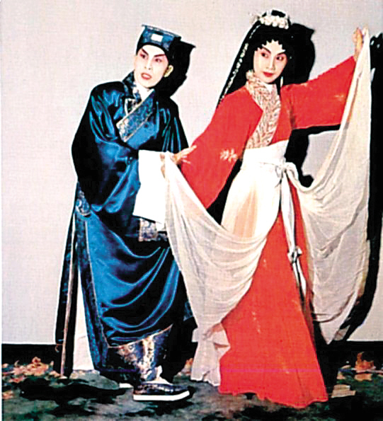 任剑辉、白雪仙《再世红梅记》剧照