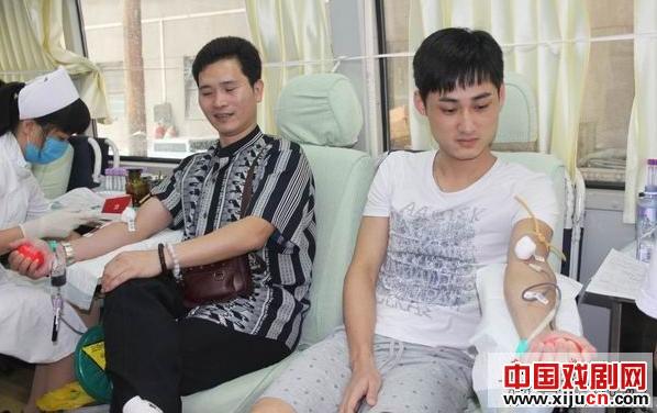 粤剧人爱心的奉献