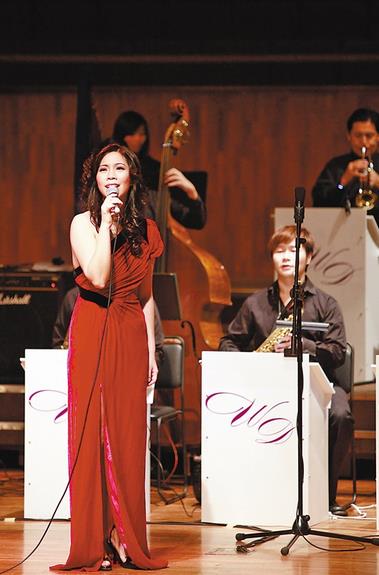 王璁爵士音乐会也能唱粤剧