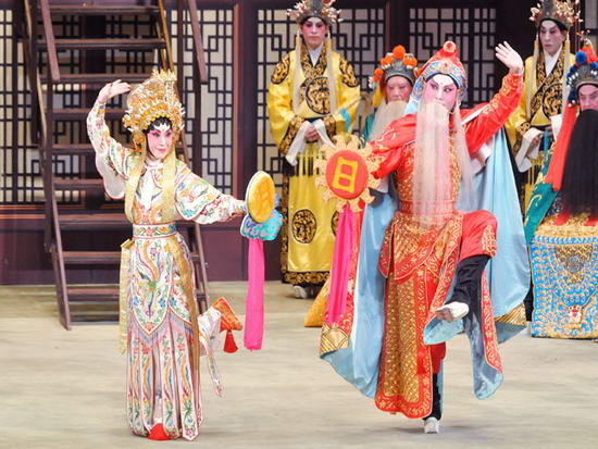 汪明荃：希望内地邀请更多香港剧团前去演出