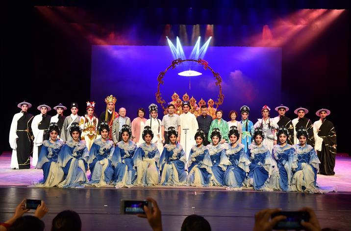 新编传奇粤剧《白蛇传·情》