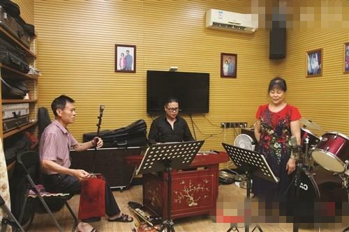 道滘&ldquo;粤剧世家&rdquo;一家三代爱粤剧 薪火相传粤韵扬