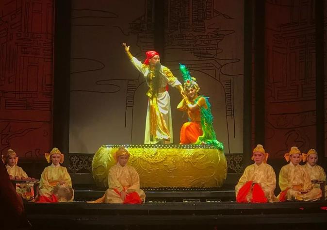 汉剧《霓裳长歌》