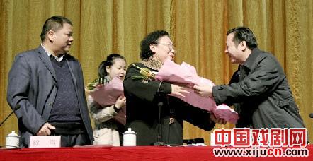 梁素珍事迹报告会