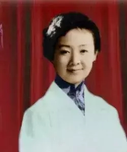 【戏&middot;传】运眉展眼、水袖纷飞&mdash;汉剧三百年，出了个陈伯华