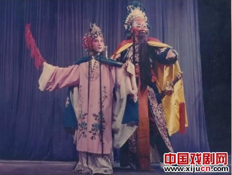 汉剧传统折子戏《打洞结拜》