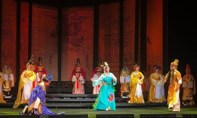 新编历史传奇大戏《霓裳长歌》首演 纪念汉剧大师陈伯华诞辰100周年