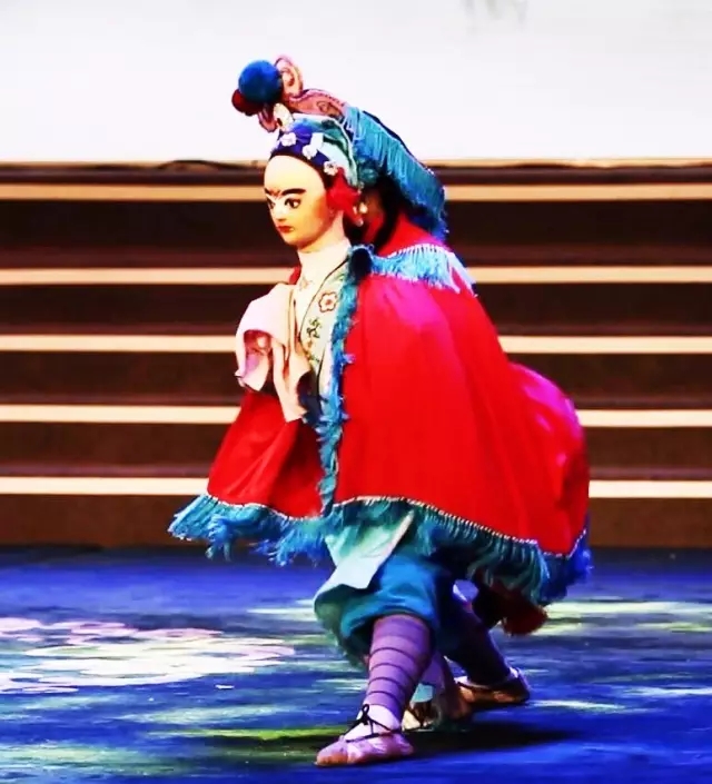 汉剧名家袁忠玉亲授祝樱梓《货郎背妻》一招一式获好评