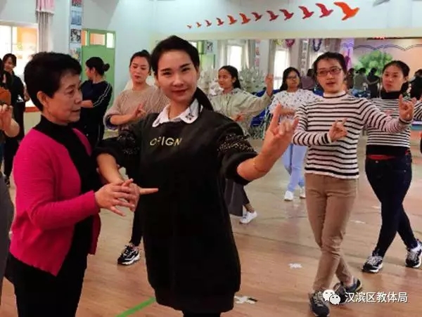 汉滨区幼儿园组织汉调二黄表演培训活动