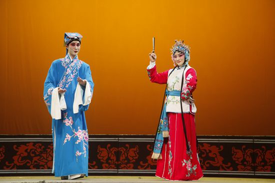 汉剧《花田八错》