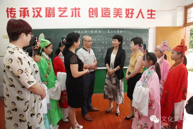 福建省艺术馆馆长陈秀梅一行来武平县调研