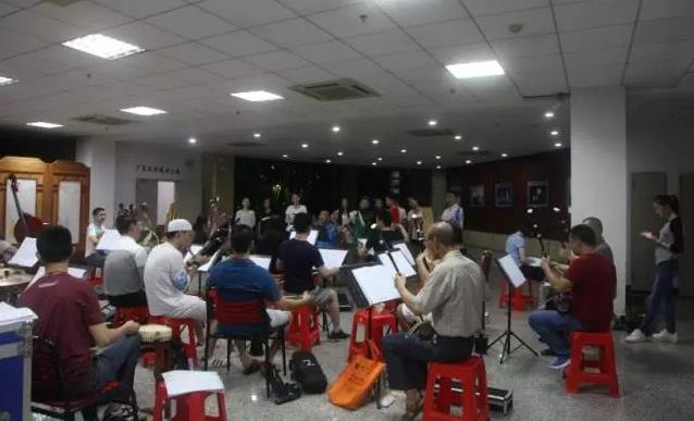 新编汉剧《亻厓系共产党员》响排在即