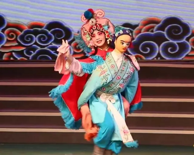 汉剧《货郎背妻》