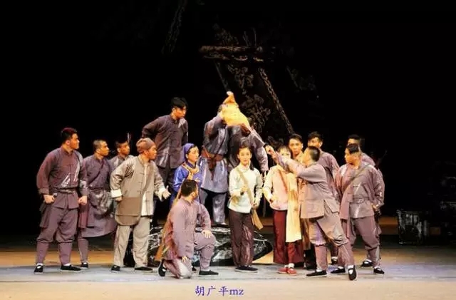 &ldquo;世间多少崎岖路，总要有人历沧桑&rdquo;&mdash;&mdash;大型广东汉剧《李坚真》热血难凉再现舞台！