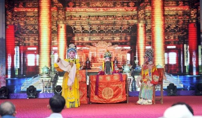 桃源县小梨园汉剧团演出《双驸马》