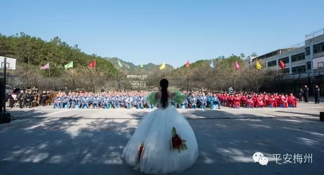 黄丽华的汉歌《国色天香》