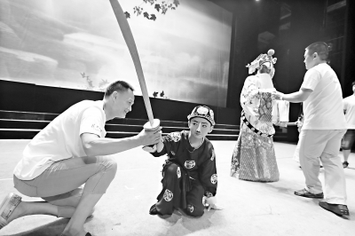 &ldquo;汉剧夏令营&rdquo;收官 8天120位小营员体验汉剧魅力