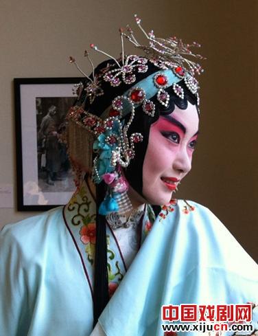 青年昆曲演员钱熠推出中秋节戏曲雅集《千里共婵娟》