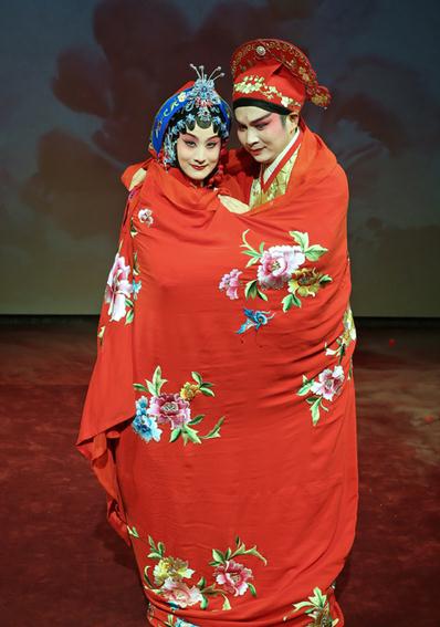 小堂式昆曲《牡丹亭》观众赞颦笑尽收眼底