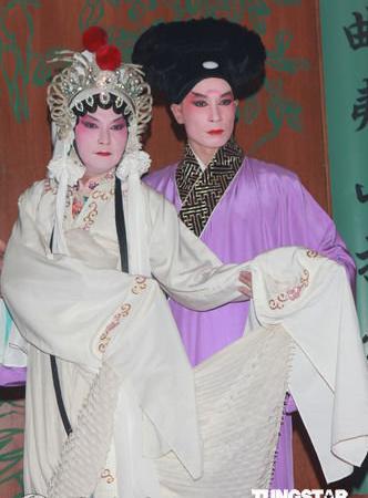 关礼杰、陈炜昆曲装扮亮相