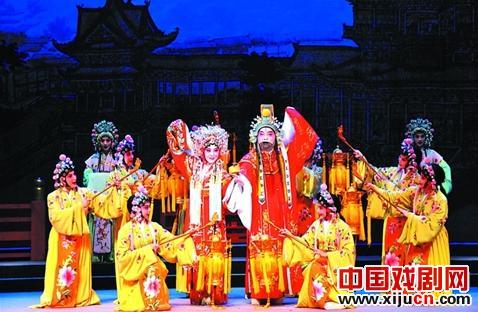 蔡正仁在吴江人民剧院领衔演出精华版昆曲《长生殿》