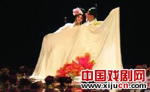 北方昆剧团的《西厢记》中一幕&ldquo;床戏&rdquo;引争议