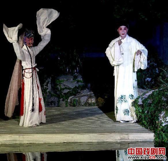 范冰冰在北京观看实景昆曲《牡丹亭》