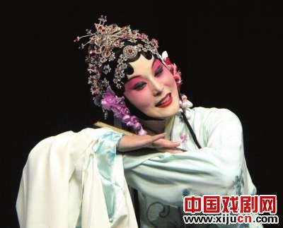 江苏省演艺集团昆剧院孔爱萍演出《牡丹亭·寻梦》