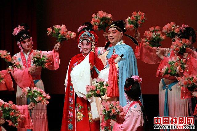 今晚，因昆剧《牡丹亭》而美丽