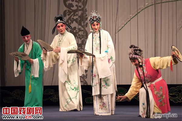 崔莺莺、倪泓邀您共赏昆曲视觉盛宴