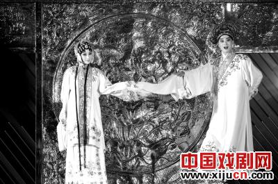 大型艺术装置&ldquo;古戏台&rdquo;揭开神秘面纱