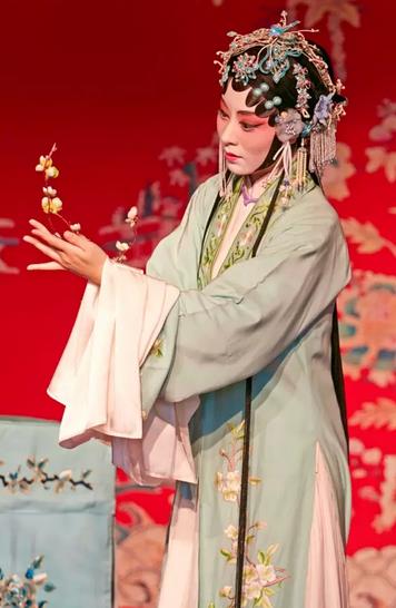 昆曲至美，值得一生去爱&mdash;&mdash;昆曲新生代刘煜重塑新版白素贞