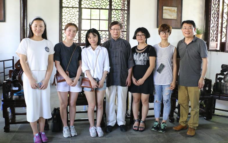 与周秦教授合影